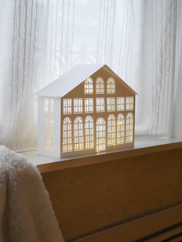 Grande maison Letna illuminée